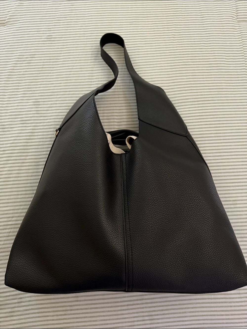 Universal Thread Black Pebbled Leather Shoulder Bag